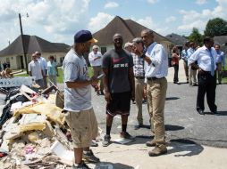 Obama recibió algunas críticas por continuar hasta el final las dos semanas de vacaciones antes de visitar Luisiana. AFP / N. Kamm