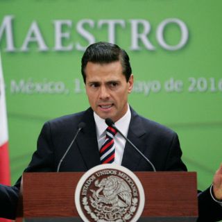Piden que se le retire el título universitario a Enrique Peña Nieto