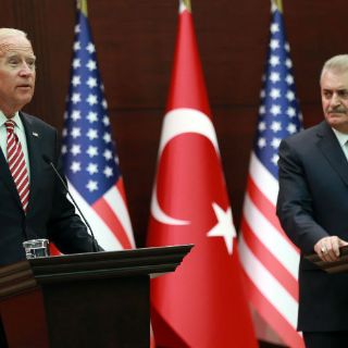 Biden promete cooperar en extradición de Gülen