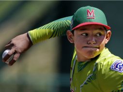 José Ángel Leal con sólo 51 lanzamientos dominó a los bateadores de la novena australiana. AP / J. Puskar
