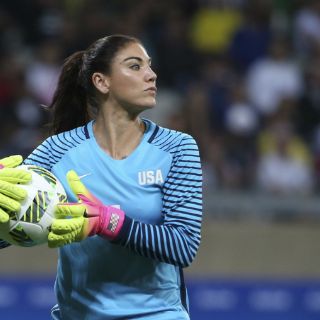 Suspenden a Hope Solo por seis meses