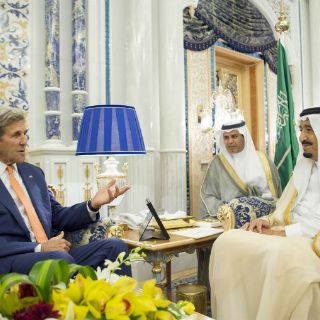 Envío de misiles a Yemen 'no puede continuar', dice Kerry