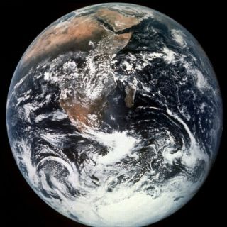 Científicos detectan extraño temblor en el fondo de la Tierra