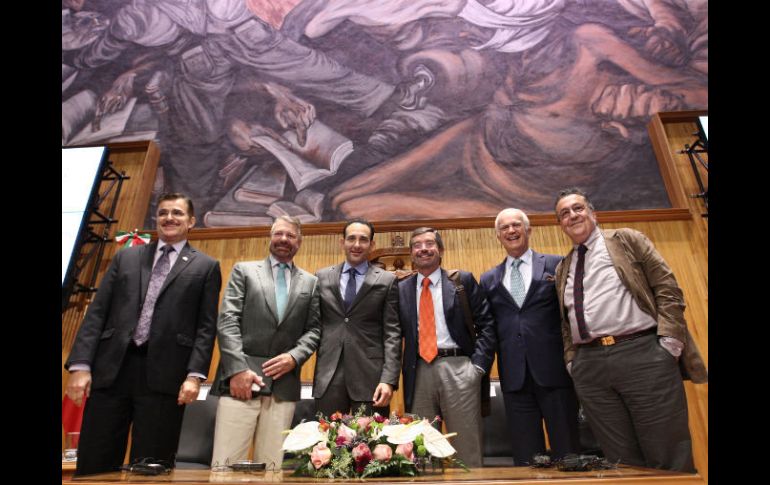 De izquierda a derecha: Tonatiuh Bravo Padilla, Jorge Castañeda, Roberto Gil, Juan Ramón de la Fuente, Pedro Aspe y Fernando Gómez-Mont EL INFORMADOR / E. Barrera