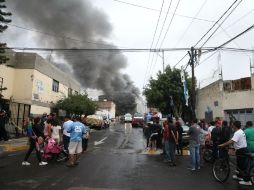 Durante la conflagración, las sustancias almacenadas causaron explosiones en el almacén. EL INFORMADOR / P. Franco