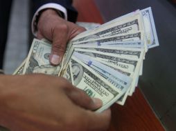 El dólar se adquiere en un mínimo de 17.81 pesos en instituciones bancarias capitalinas. EL INFORMADOR / ARCHIVO