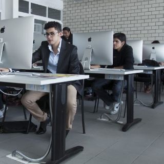 ¿Estudias y trabajas, y no te ajusta el dinero?