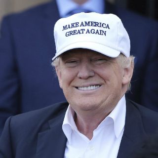 Trump se reúne con latinos en Las Vegas