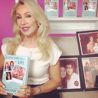 Linda Thompson escribe de sus relaciones con Elvis y Jenner