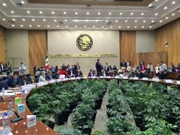 Lorenzo Córdova, consejero presidente del INE presumió que el cálculo de financiamiento a los partidos políticos será con base del UMA. TWITTER / @INEMexico