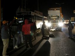 Los maestros bloquean diversos puntos como protesta contra la reforma educativa. EFE / ARCHIVO