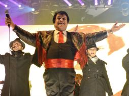 La familia pidió a los fans y medios de comunicación que les otorguen tiempo para llorar la pérdida de Juan Gabriel. NTX / ARCHIVO