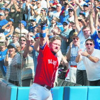 Josh Donaldson pega tres jonrones