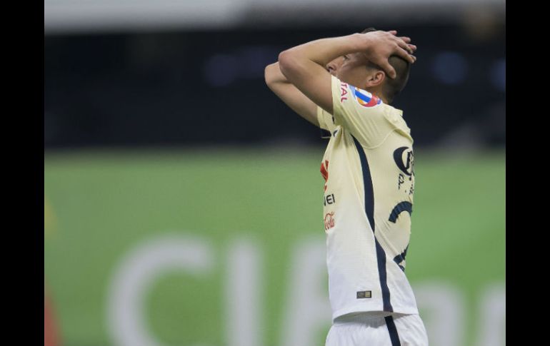 El defensa de las Águilas tenía una molesta en la cadera que resulta en un derrame articular, y no podrá jugar con el Tri. MEXSPORT / ARCHIVO