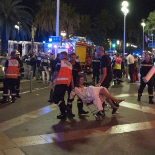 Francia rendirá homenaje nacional a víctimas de atentado de Niza