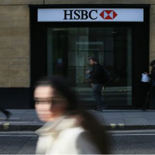 Liberar precios de gasolina favorecería a reducir su costo: HSBC