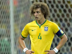 Tras dos veranos fuera del Chelsea, David Luiz regresaría a la capital británica en un traspaso valorado en 38.5 millones de euros. MEXSPORT / ARCHIVO