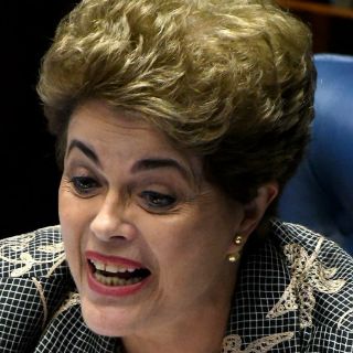 Rousseff conserva derechos políticos y beneficios de ex presidentes