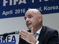 ''Me place que se haya resuelto este asunto y haber firmado un contrato de empleo válido'', dijo Infantino. AP / ARCHIVO