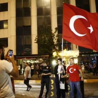Turquía aparta de sus funciones a casi ocho mil efectivos de seguridad