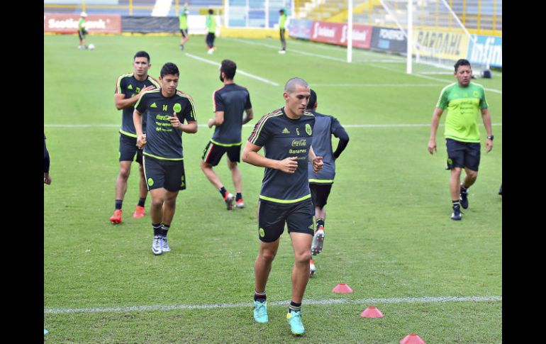 Con la presencia del Indio Cuscatleco en la tribuna, la Selección Mexicana de Futbol entrenó. MEXSPORT / I. Ortiz