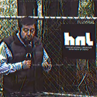 Jaime Maussan promociona la serie 'Stranger Things'