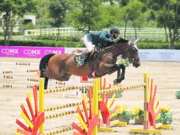 El jinete de la Hípica, Juan Manuel Luzardo, demostró una vez más su nivel al conquistar el Clásico a 1.40 metros. EL INFORMADOR / F. Atilano