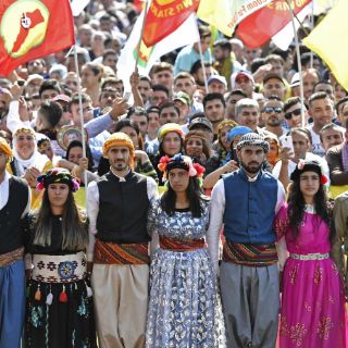 Miles de kurdos se manifiestan en Alemania contra Erdogan