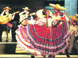 A lo largo de medio siglo este Ballet ha representado con orgullo las tradiciones de nuestro Estado para llevarlas a todo el mundo. EL INFORMADOR / ARCHIVO