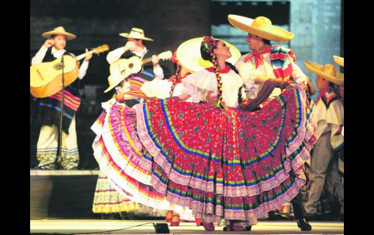 A lo largo de medio siglo este Ballet ha representado con orgullo las tradiciones de nuestro Estado para llevarlas a todo el mundo. EL INFORMADOR / ARCHIVO