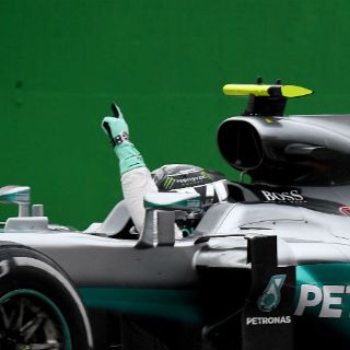 Nico Rosberg triunfa en Italia
