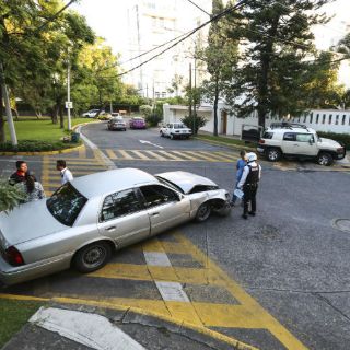 Mayoría no asegura auto, pese a pólizas baratas