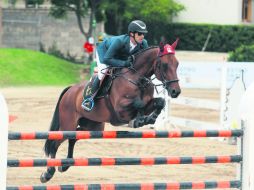 Grand Prix CDMX. Juan Manuel Luzardo, montando a 'Stan', durante su recorrido en la prueba estelar. EL INFORMADOR / F. Atilano