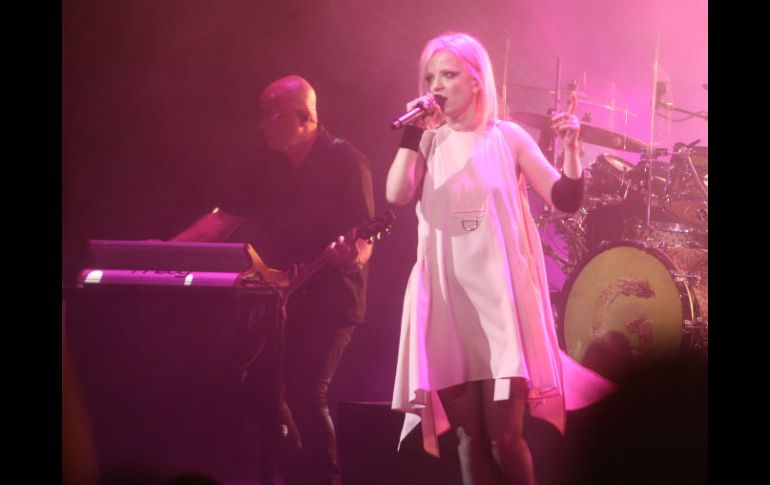 Los cantantes interactuaron con los asistentes, quienes corearon cada tema interpretado. EL INFORMADOR / E. Barrera