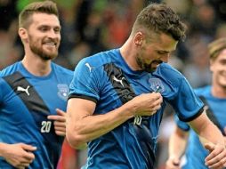 Kosovo, se convirtió en mayo en el miembro 210 de la FIFA. En la foto, el delantero Albert Bunjaku. ESPECIAL / fifa.com