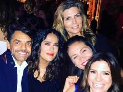 En la fotografía aparecen Rosaldo, Derbez, Salma, Montserrat Oliver y Yolanda Andrade. INSTAGRAM / alexrosaldo