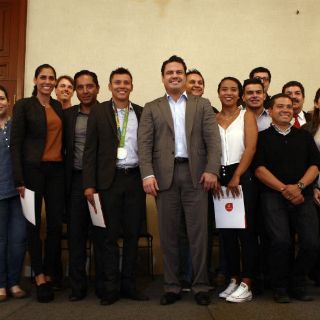 Dan estímulos económicos a atletas de Jalisco