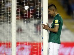 ''Olé, olé, olá, el que no salta no tiene mar'', coreó la tribuna a Bolivia, en alusión al reclamo de un acceso soberano al mar. EFE / E. González