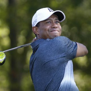 Tiger Woods espera regresar al circuito de golf en octubre