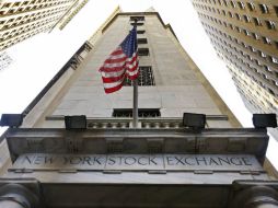 El Dow Jones, principal indicador de la bolsa, baja hasta 18 mil 525.66 unidades. AP / ARCHIVO