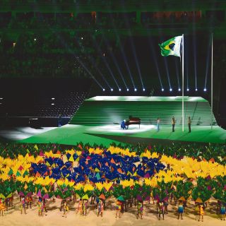 Río brilla con el fuego paralímpico