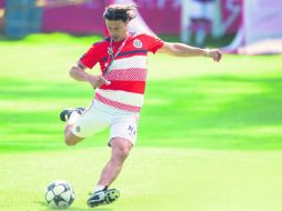 El entrenador de Chivas cada vez se involucra más en seguir a los canteranos rojiblancos. MEXSPORT /