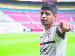 El conocimiento de la posición en medio campo y la solvencia que ha tenido este torneo, le valió al 'Macue' quedarse de titular. MEXSPORT /