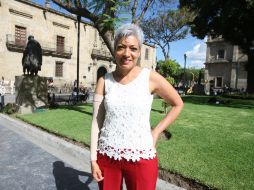 María Isabel Becerra usa la manga preventiva en el brazo derecho para tratar el linfedema. EL INFORMADOR / R. Tamayo