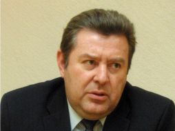 Francisco Búrquez invitó al gobierno federal a reducir los gastos a la mitad. SUN / ARCHIVO