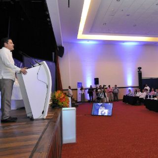 Jalisco, con potencial para ser centro del negocio del calzado: Aristóteles