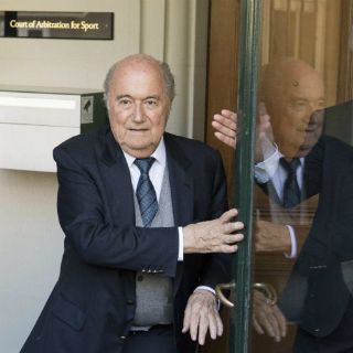 La FIFA abre investigación contra Blatter