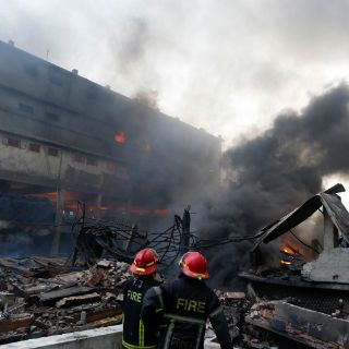 Explosión en fábrica de Bangladesh deja 23 muertos
