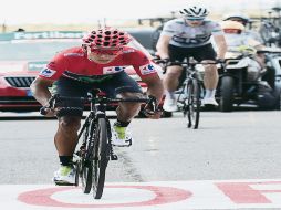 Líder. El ciclista colombiano del equipo Movistar, Nairo Quintana, lidera la clasificación general. AFP /