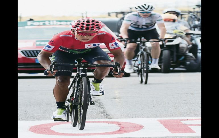 Líder. El ciclista colombiano del equipo Movistar, Nairo Quintana, lidera la clasificación general. AFP /